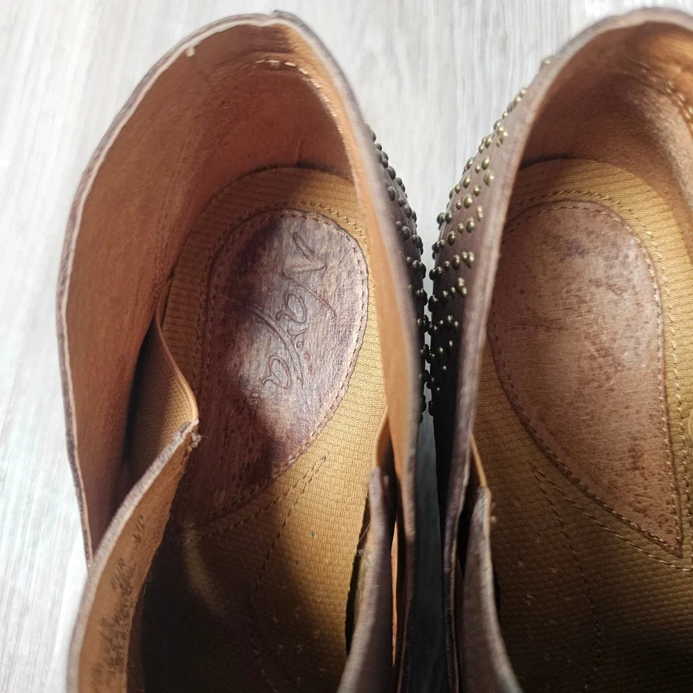Naya Valerie 8.5M Ankle Bootie Brown Leather Studded Western Boho Edgy